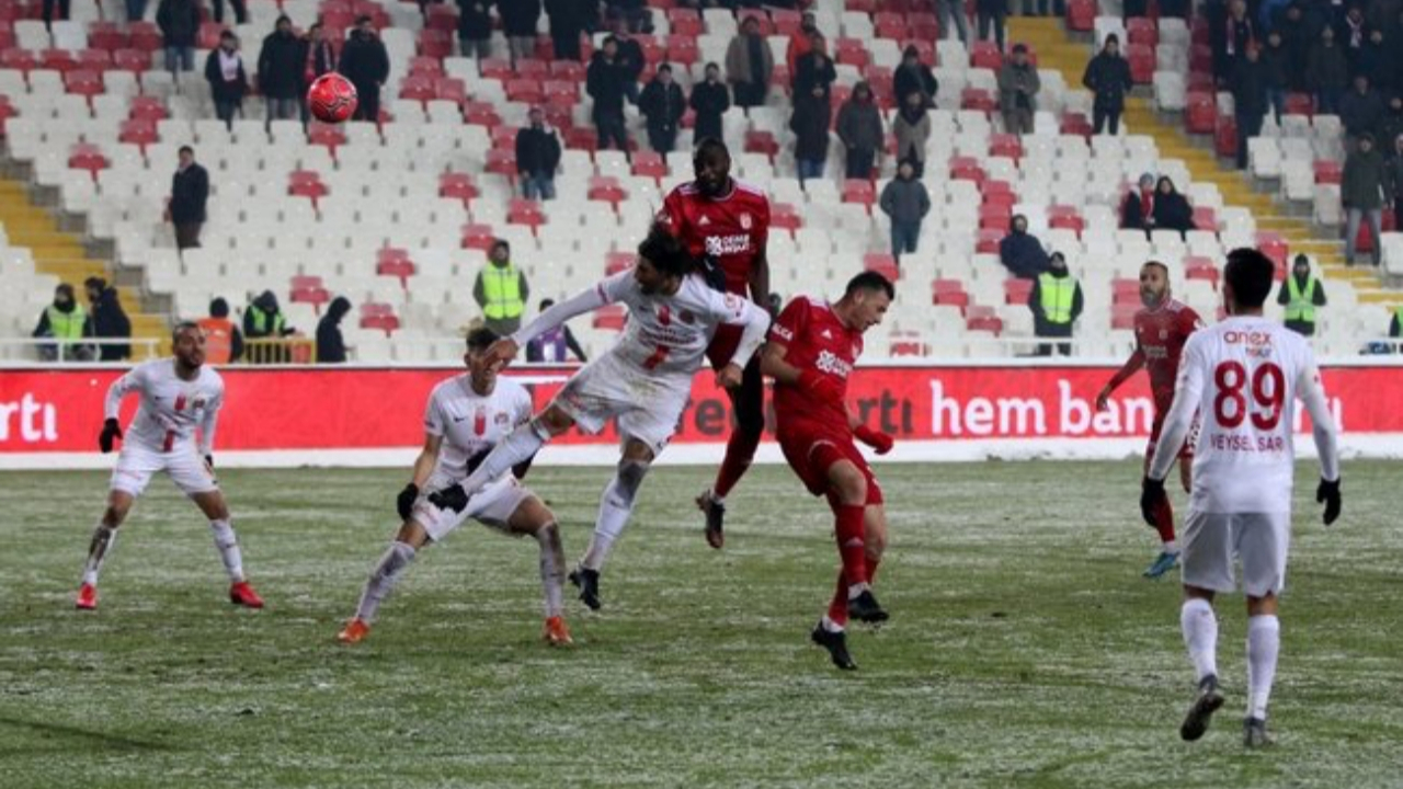 Son yarı finalist Antalyaspor!