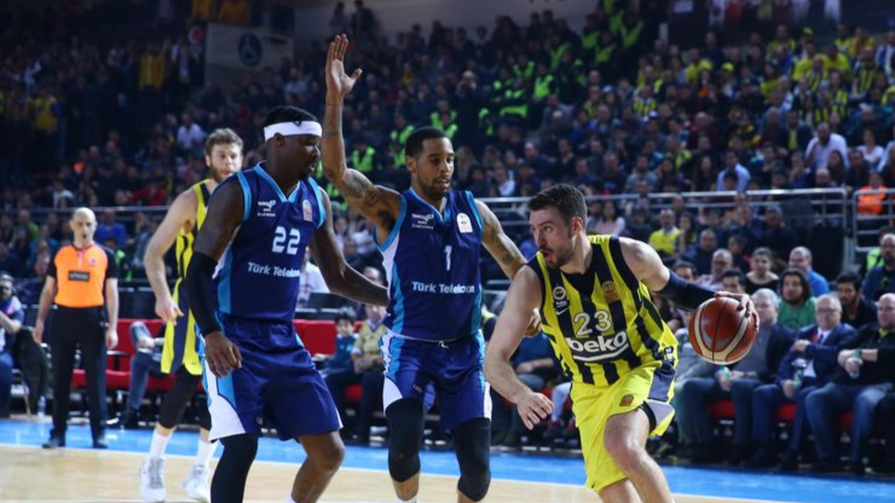 Türk Telekom'u deviren Fenerbahçe Beko, finalde