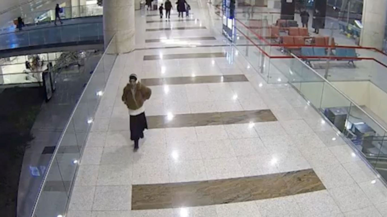 Kadın kılığında yurt dışına kaçmaya çalışırken yakalandı