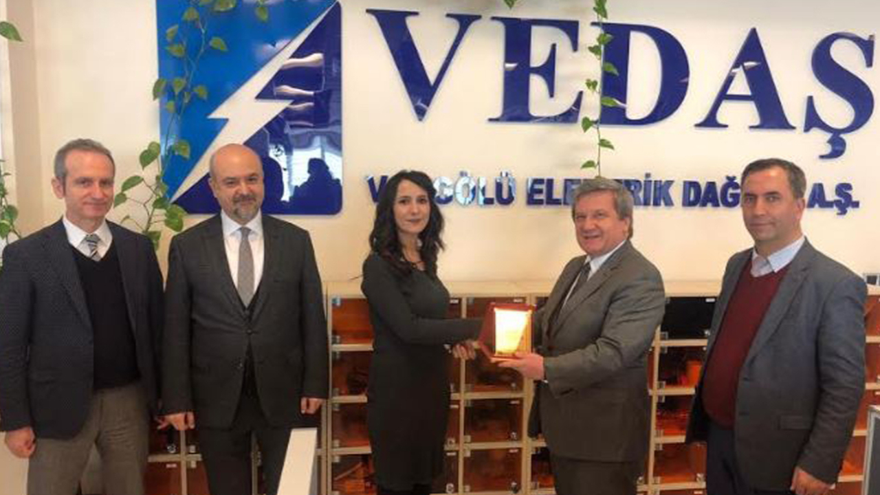 VEDAŞ yüksek performans sergileyen çalışanlarını ödüllendirdi!