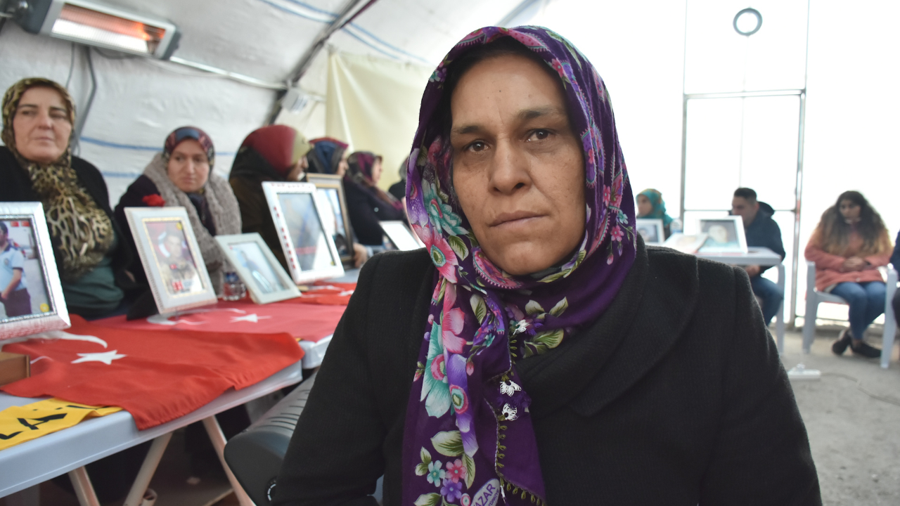Diyarbakır annelerinden biri daha evladına kavuştu