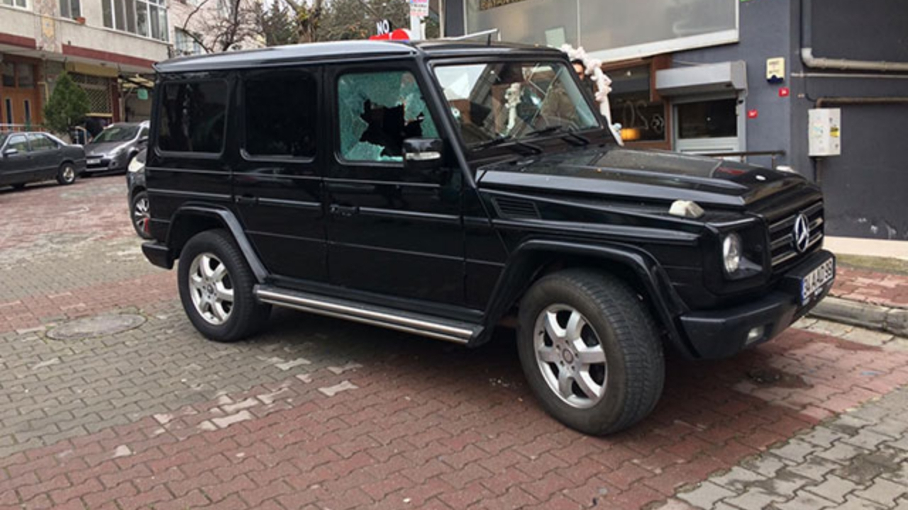 İstanbul'da gündüz vakti lüks cipe silahlı saldırı