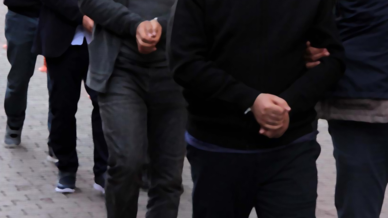 Konya merkezli 11 ilde FETÖ'nün 'askeri mahrem' yapılanmasına operasyon