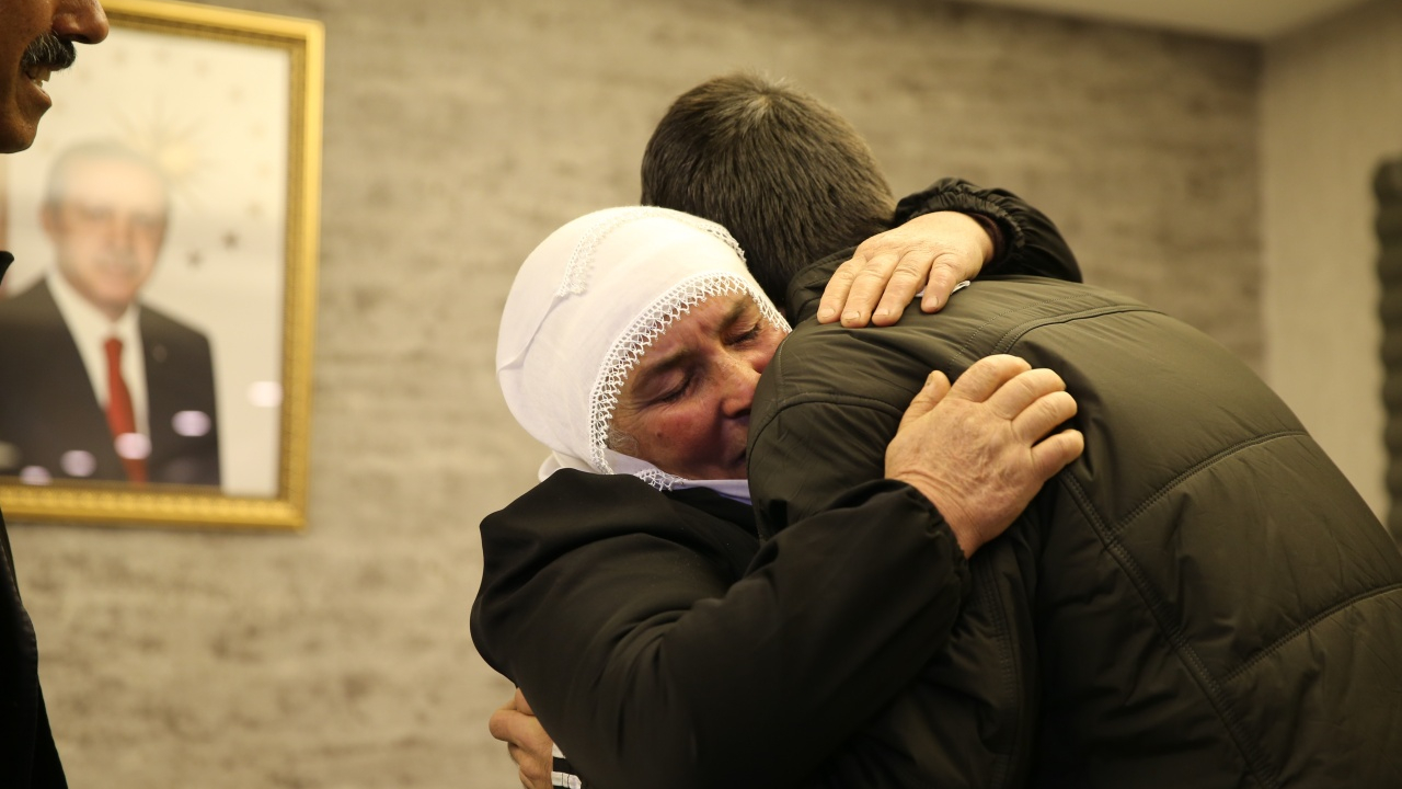 Bir anne daha evladına kavuştu! Günlerdir onun için nöbetteydi...