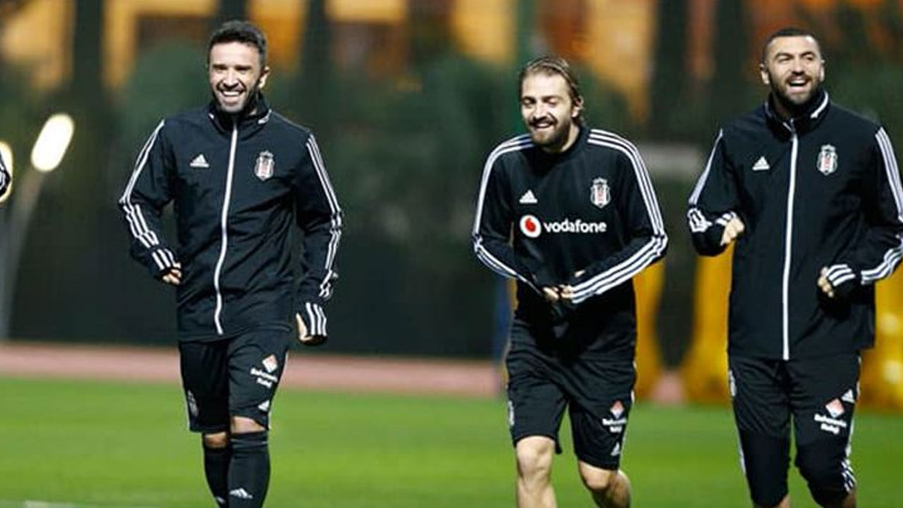 Beşiktaş'ta beklenen haber geldi! İmzalar atılıyor!