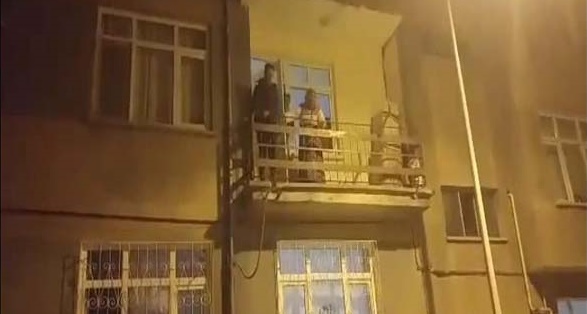 Hırsız ile ev sahibi aynı balkonda!