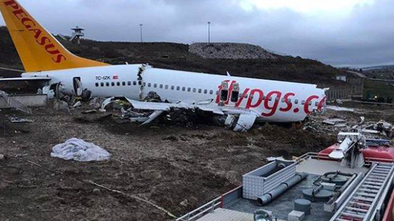 Ulaştırma Bakanlığı'ndan pistten çıkan Pegasus uçağı ile ilgili flaş açıklama!