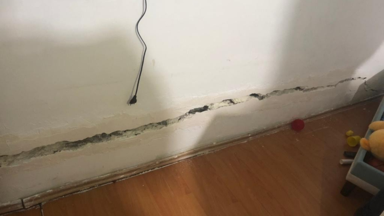 Başkent'te panik! Oturdukları salon çöktü...