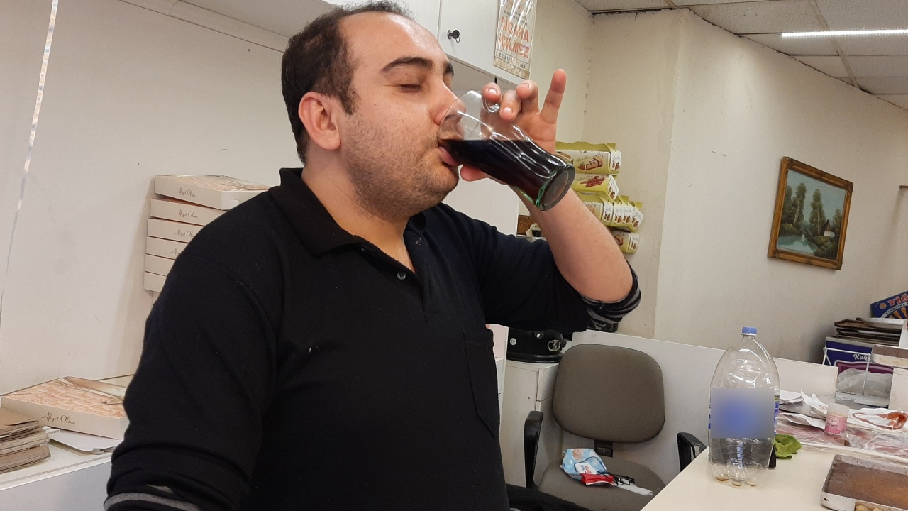 10 yaşından beri günde 5 litre kola içiyor