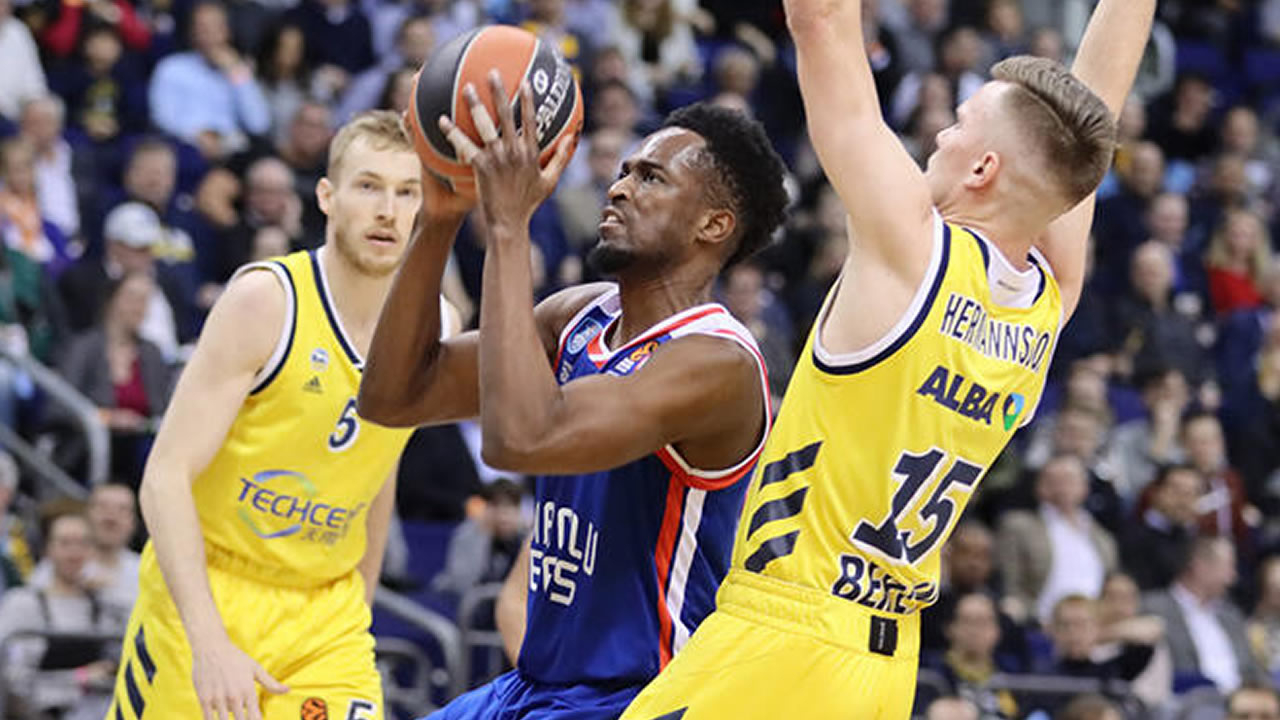 Anadolu Efes durdurulamıyor: 86-99