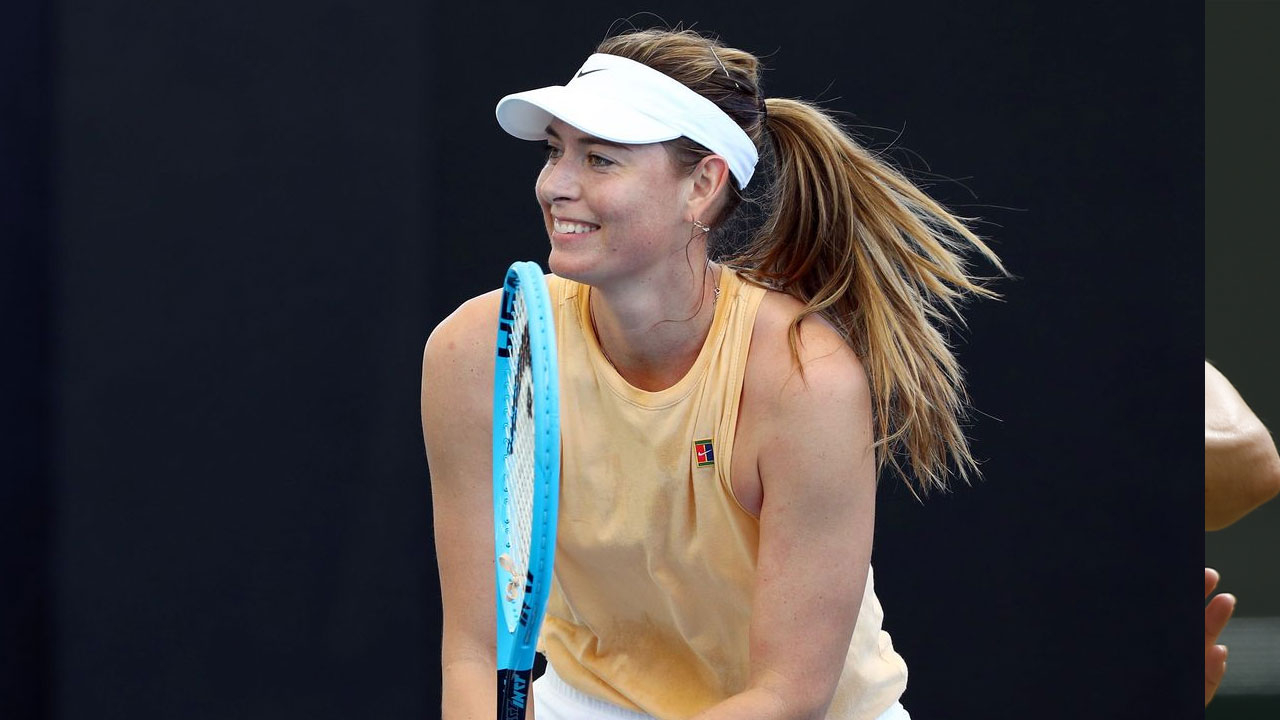 Sharapova sevenlerini üzdü!