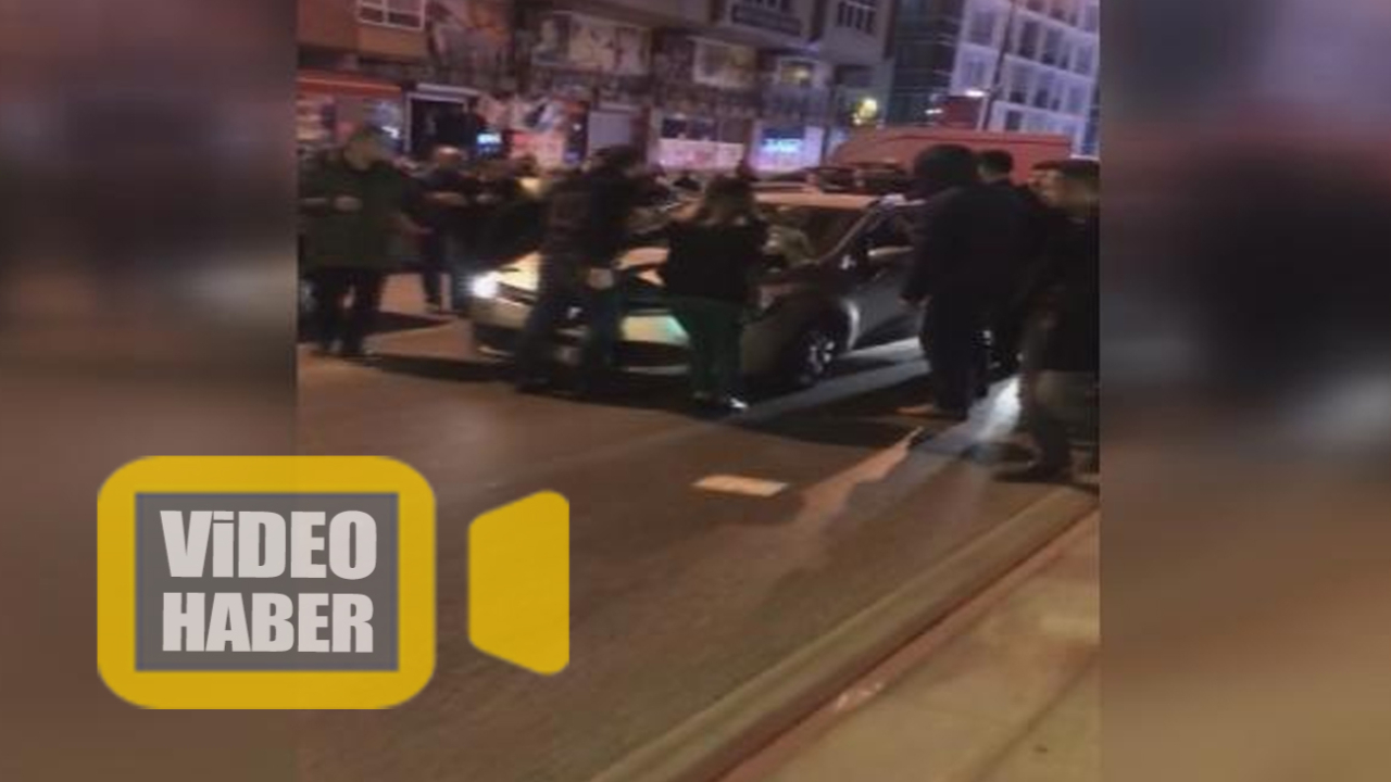 Bahçelievler'de korku dolu anlar! Otomobili kucağında bebği olan kadının üzerine sürdü