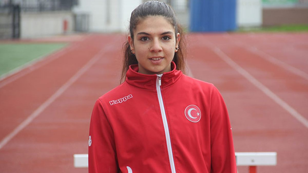 Özel sporcu Esra Bayrak dünya şampiyonu oldu...