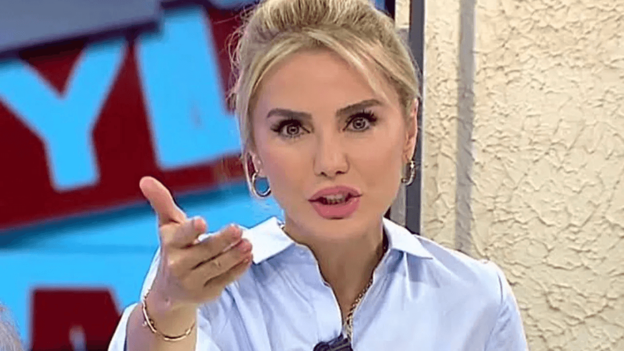 Ece Erken üç kişiye ağzına geleni söyledi: Cinsel organını dünya ile paylaşan biri...
