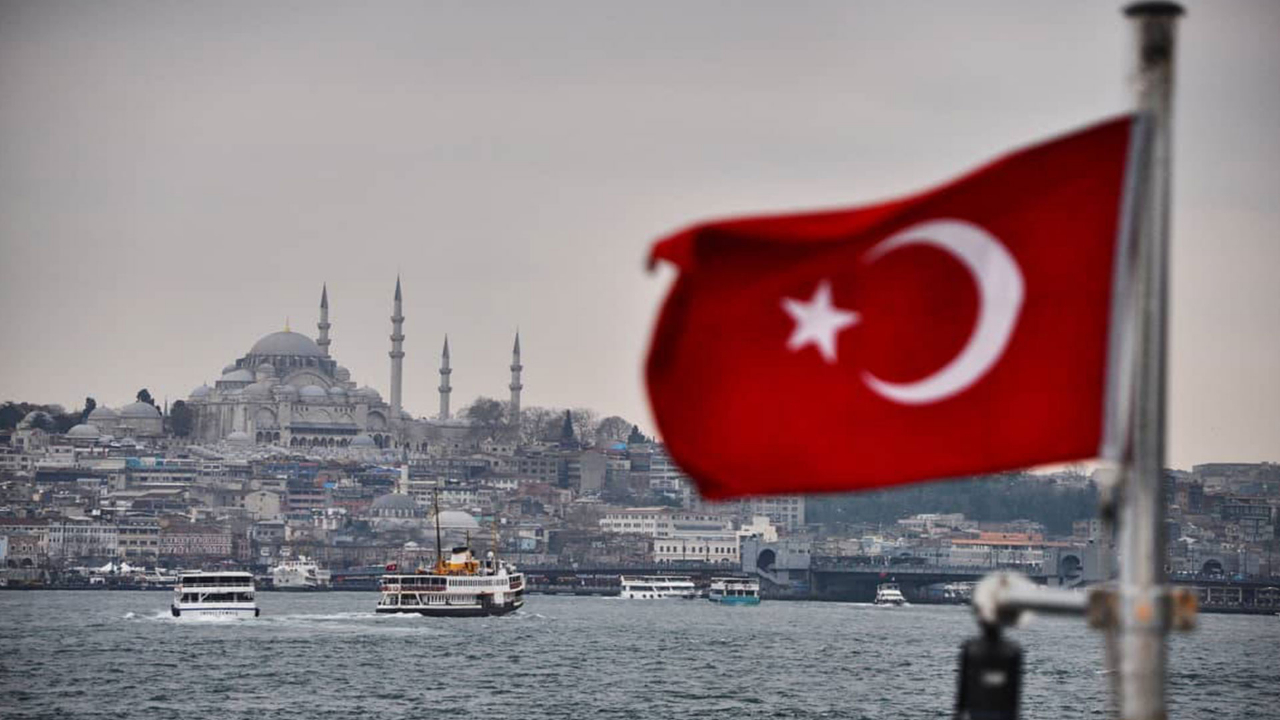 İdlib şehitleri için camilerde sela okundu