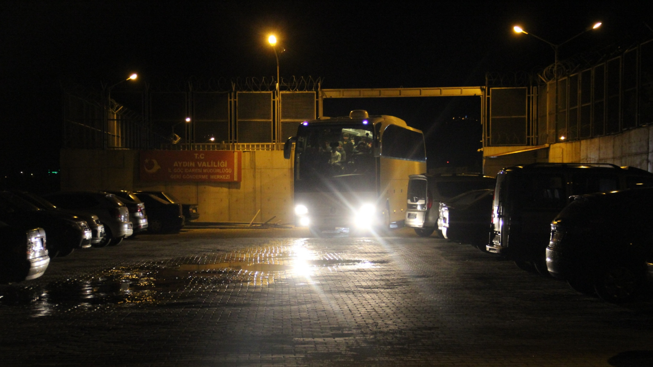 Mülteciler Aydın Göç İdaresinden böyle salıverildi