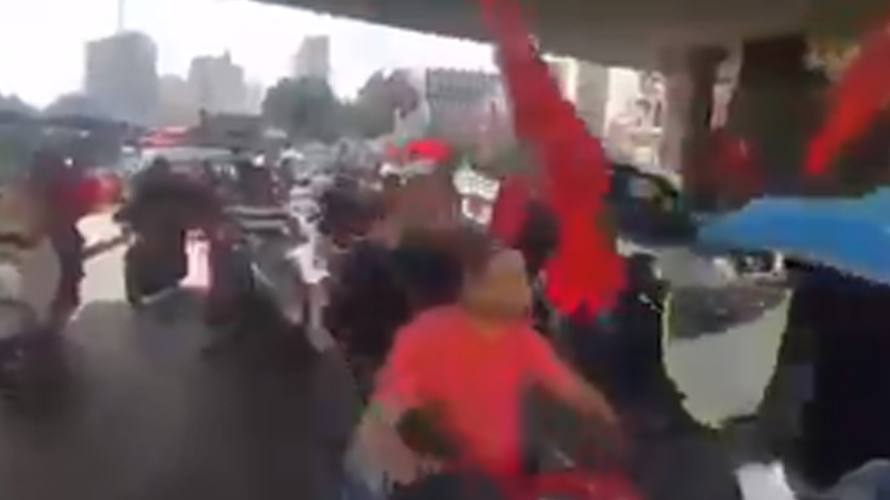 Lübnan'da Bahar Kalkanı'na destek gösterileri