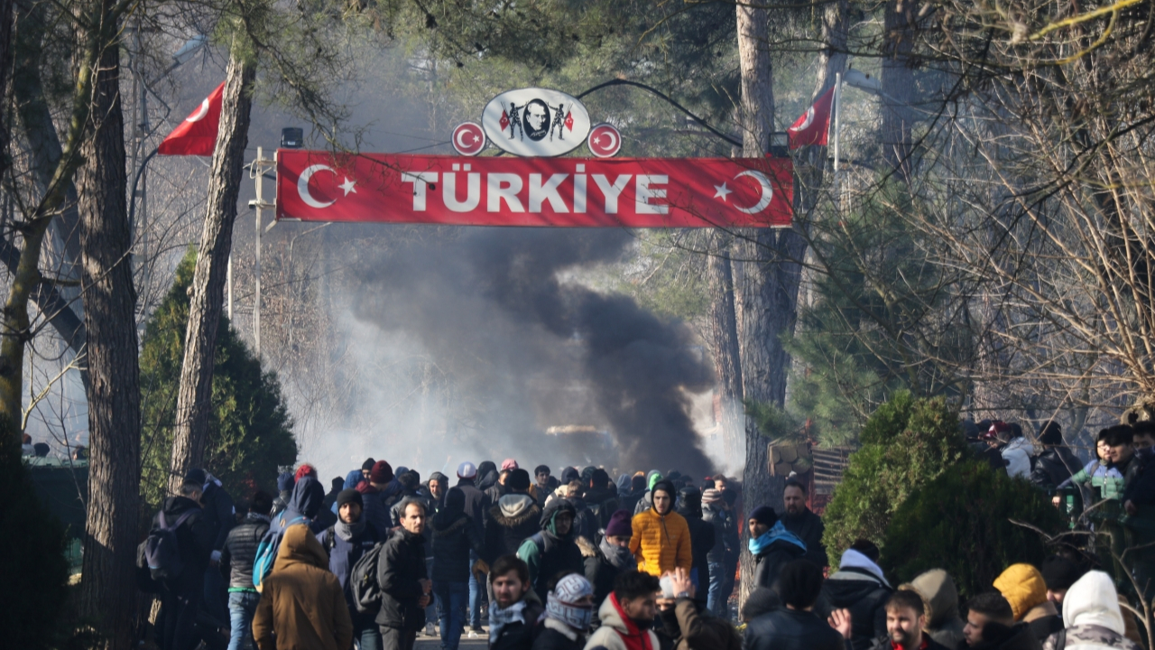 Bulgaristan'dan Türkiye açıklaması: Mültecilere bakmak zorunda değiller