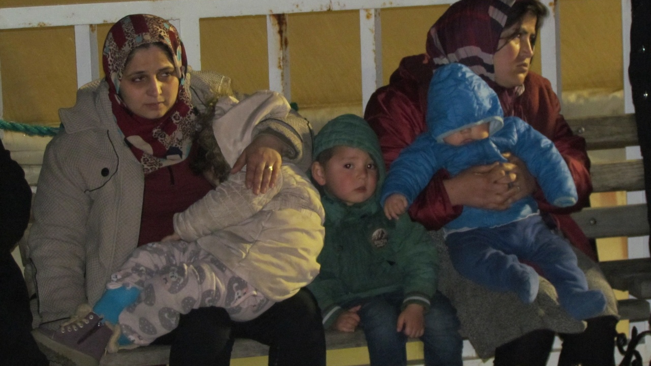 Yunan ölüme terk etti!  Göçmenlere Türkiye’den yardım eli