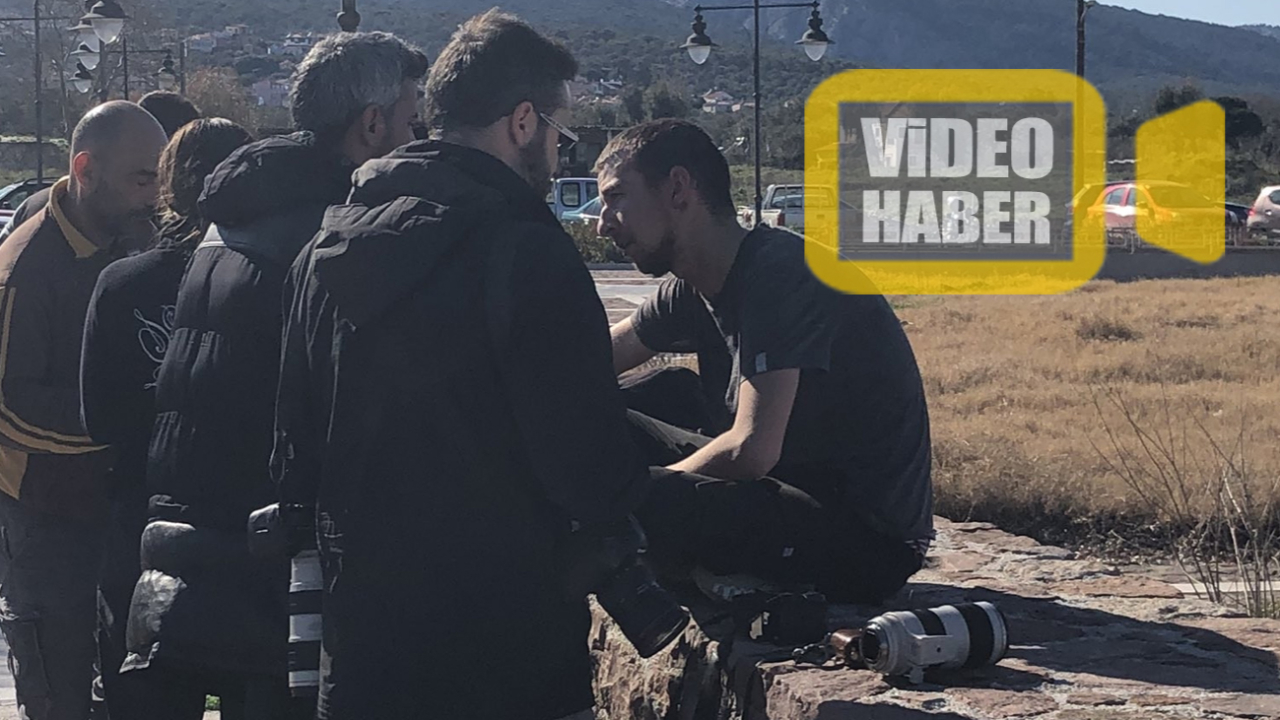 Yunan adalarında yabancı gazetecilere göçmen dayağı