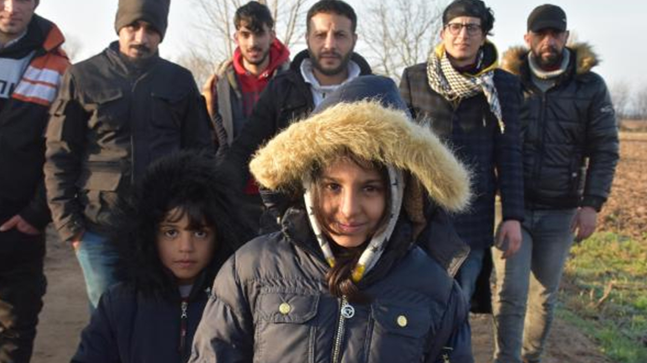 7 yaşındaki Afgan Leyla: Yunan polisi bizi darbetti