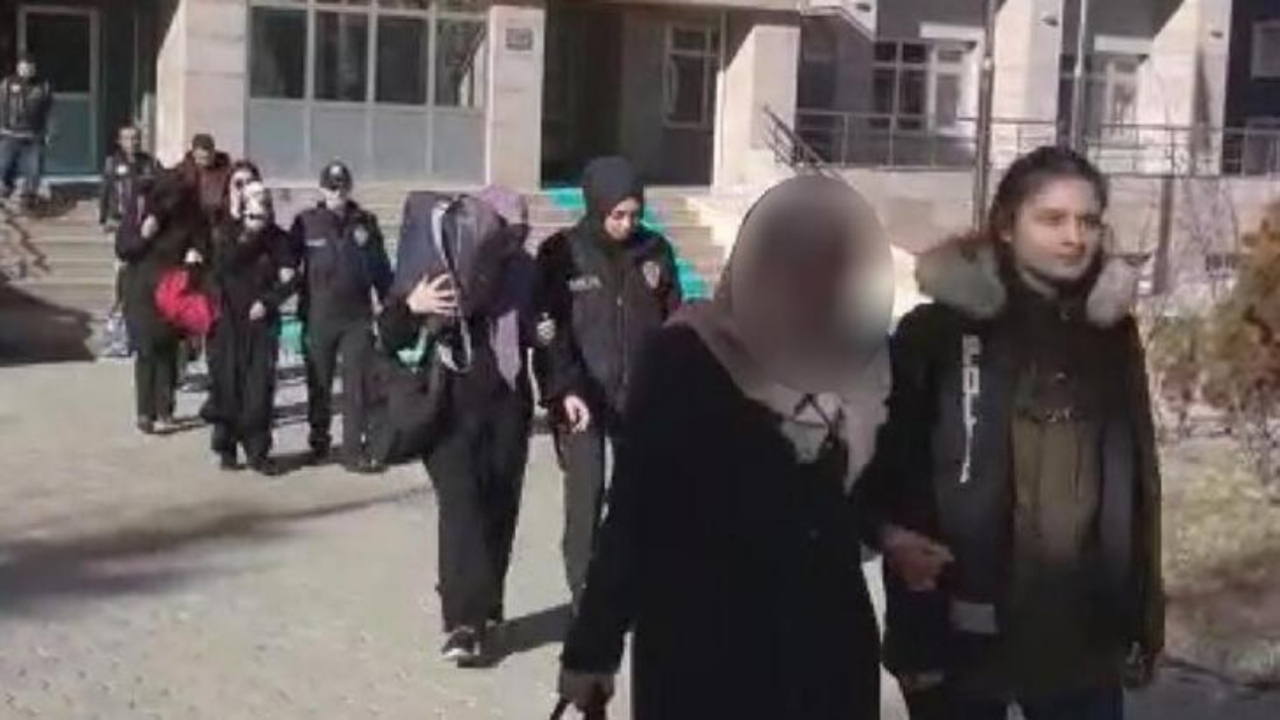 FETÖ'nün kadın yapılanmasına 8 ilde operasyon