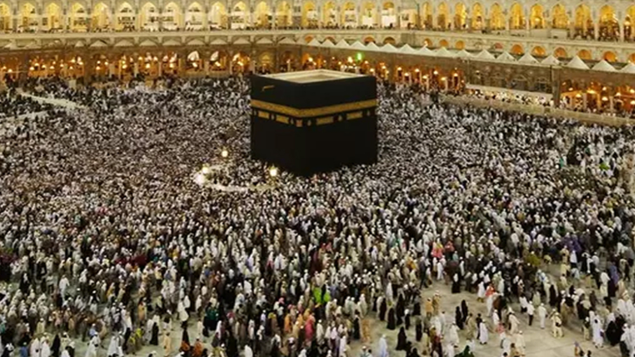 Suudi Arabistan'dan kendi vatandaşlarına koronavirüs nedeniyle umre yasağı