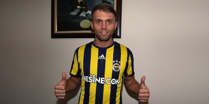 Fenerbahçe Karavaiev'e formayı giydirdi