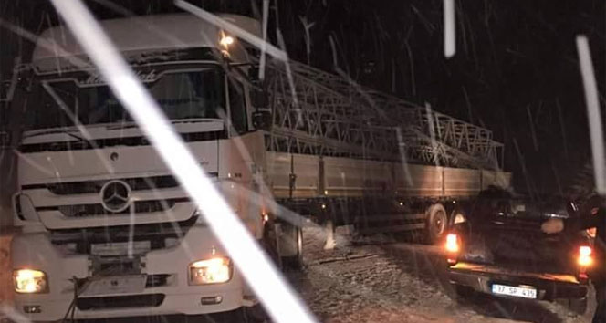 5 TIR birbirine girdi, TEM Edirne yönünde trafiğe kapandı!