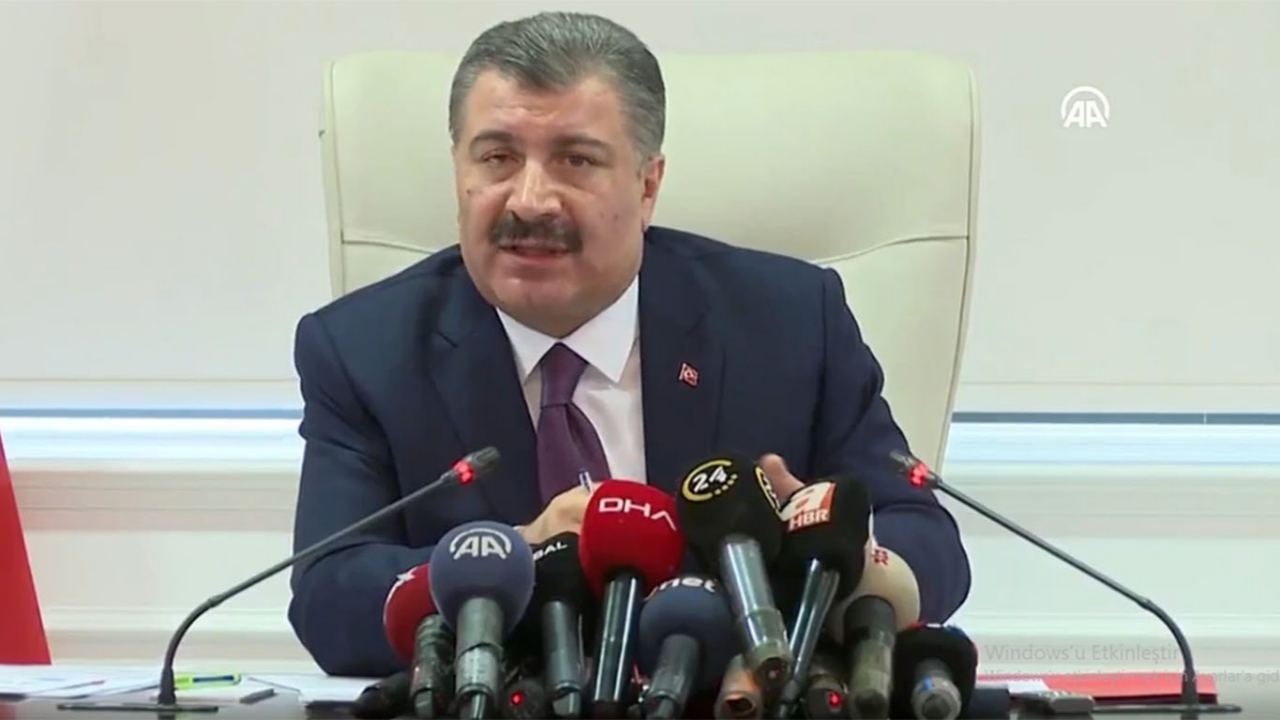 Bakan Koca: Virüs komşulara yayıldı ama Türkiye'ye bulaşmadı