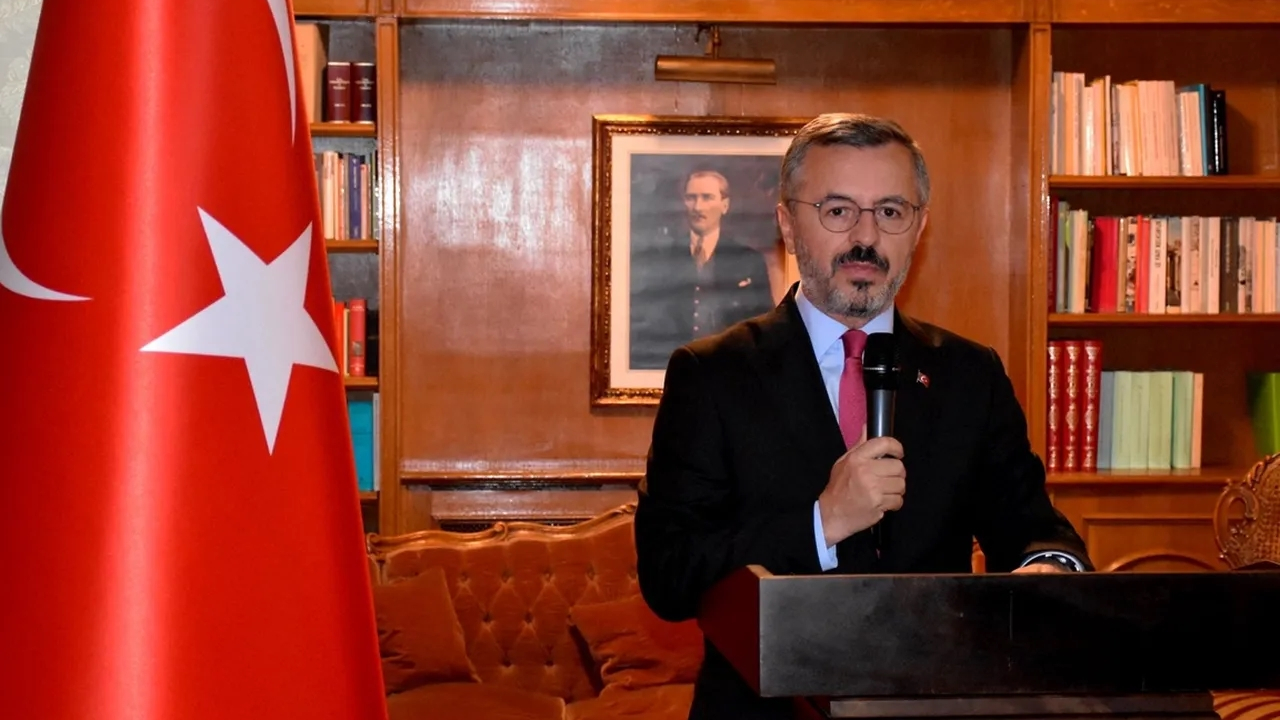 Büyükelçi Göktaş'tan İtalyan gazeteciye destek...