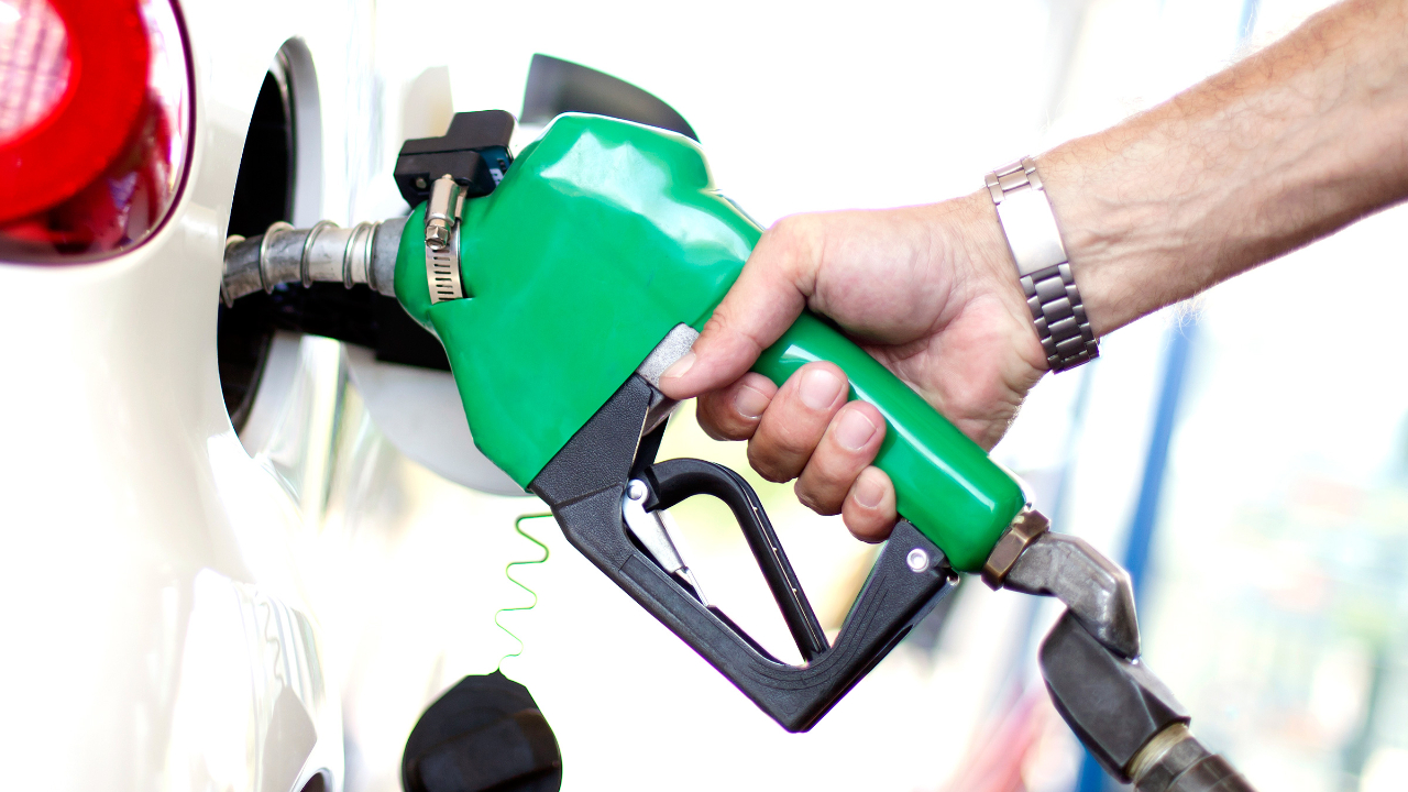 Petrol fiyatları çakıldı! 30 yılın en sert düşüşü...