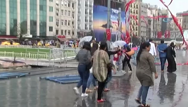 Taksim savaş alanına döndü, Kapalıçarşı’yı su bastı!