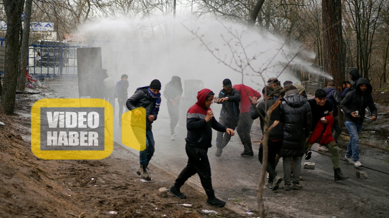 Yunanistan’ın göçmenlere yönelik sert müdahalesi sürüyor