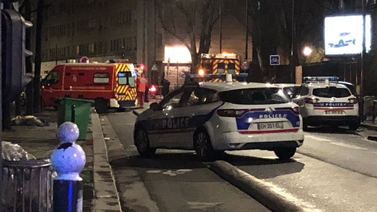 Paris'te camiye giren saldırgan ateş açtı...