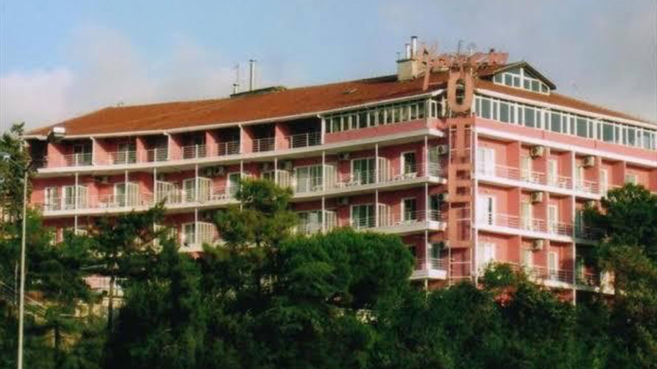 İstanbul'un ünlü oteli yarı fiyatına icradan satılık