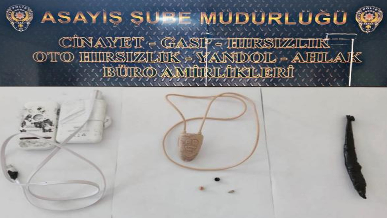 Ehliyet sınavında düğme kameralı kopya düzeneği ile yakalandı