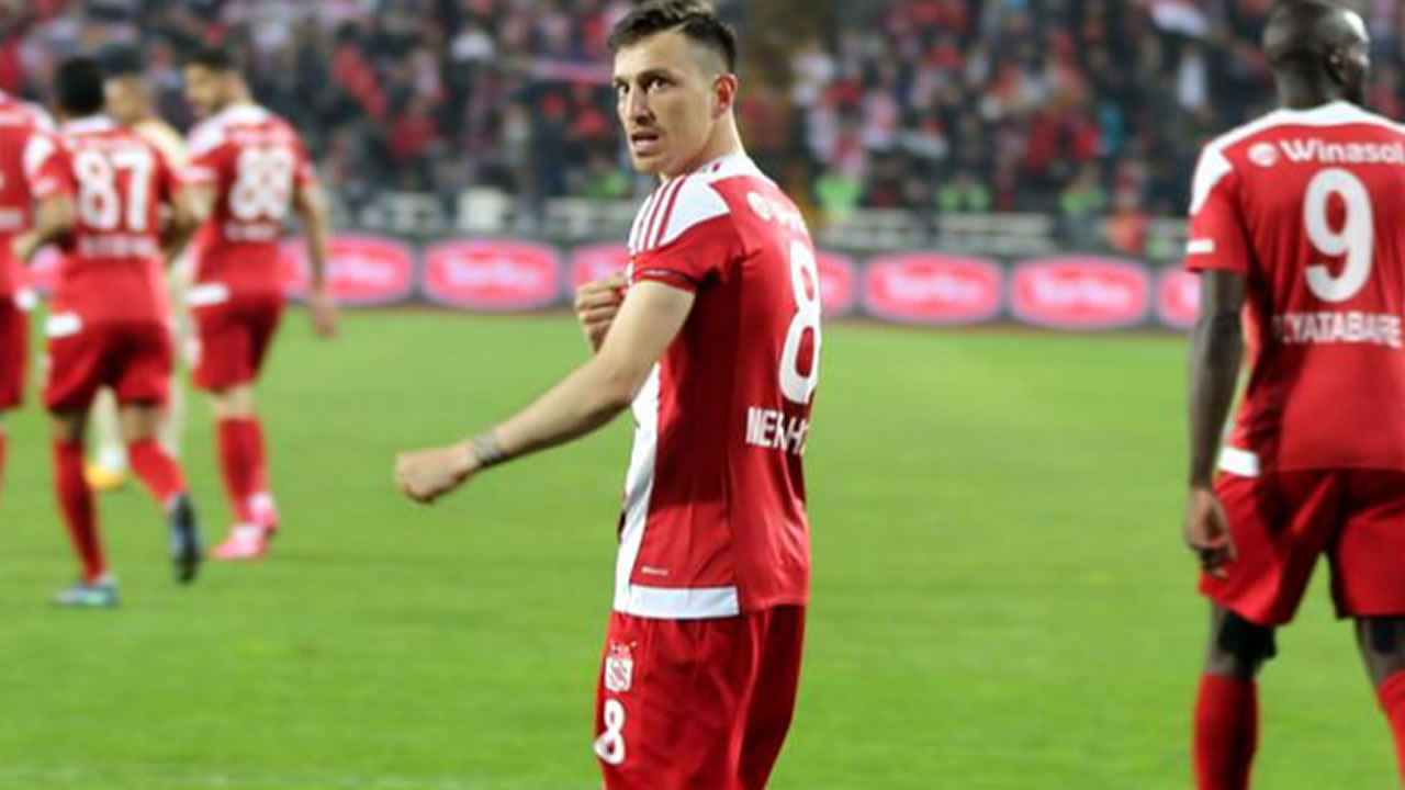 Mert Hakan Galatasaray'la anlaştı! İşte sözleşme detayları