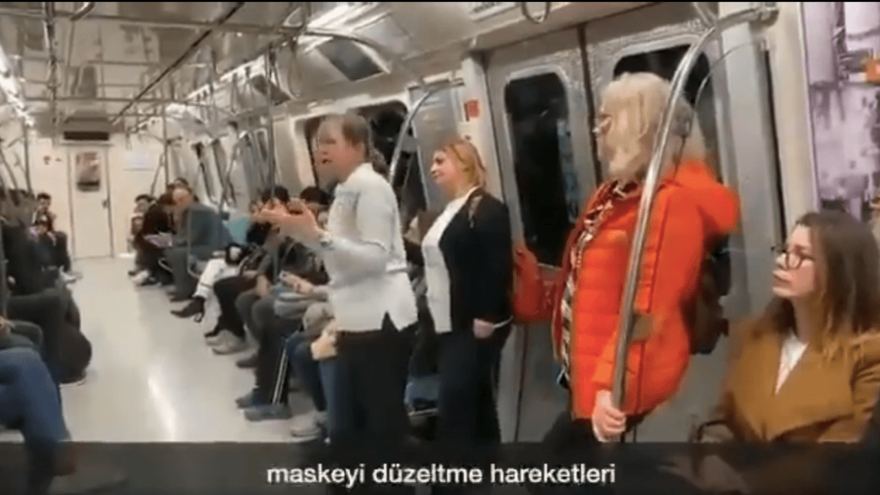 Gönüllü doktorlardan metroda korona virüs uyarısı!