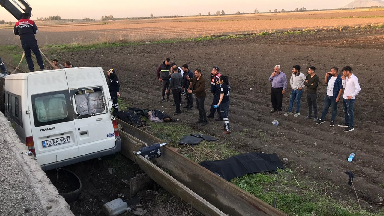 Adana'da katliam gibi kaza: 3 ölü, 14 yaralı!