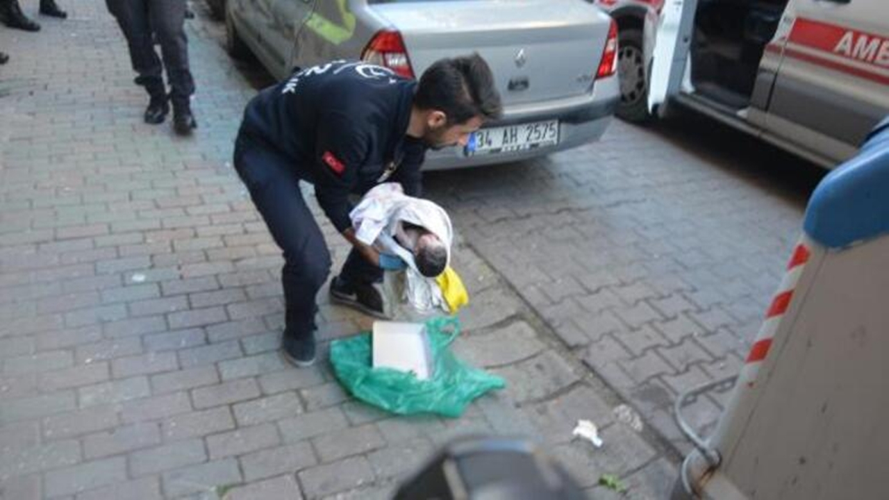 Çöp konteynerinde bir bebek daha bulundu...