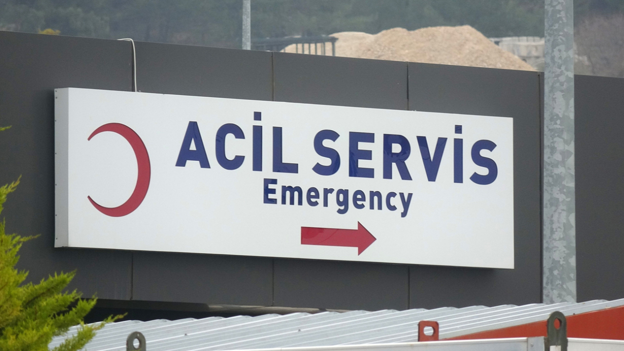 Öğrenci yurdunda yemekten zehirlendikleri şüphesiyle 47 kişi tedaviye alındı