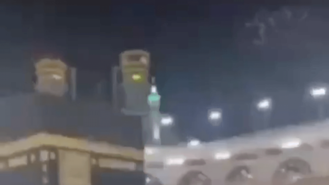 Mescid-i Haram'da kuşların tavafı