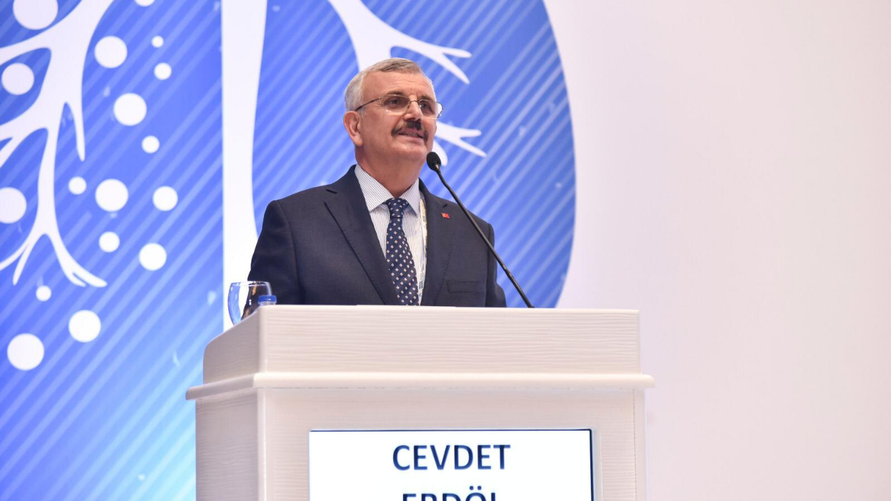 SBÜ Rektörü Erdöl'den 'nargile yasaklansın' çağrısı