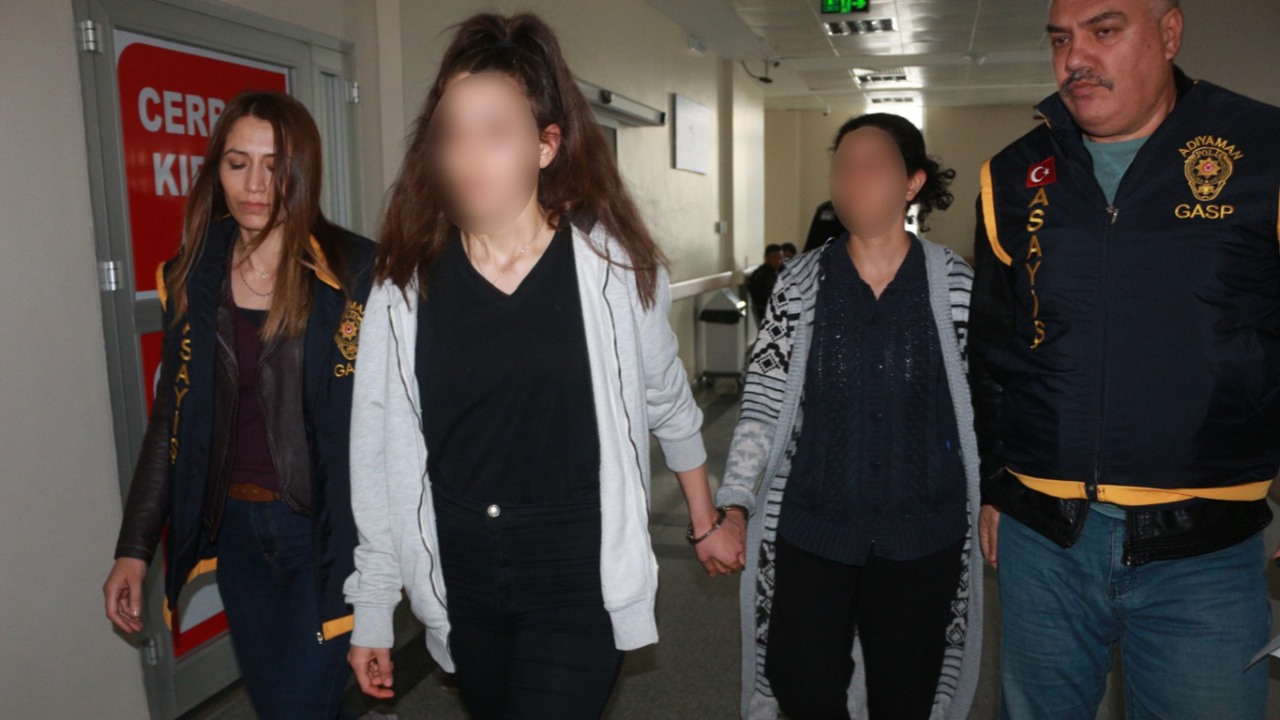 Babasını öldüren genç kız tutuklandı