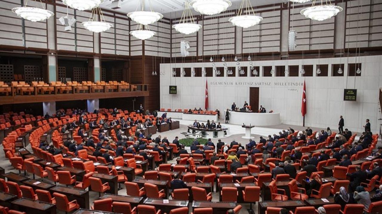 TBMM'ye iki hafta ziyaretçi kabul edilmeyecek