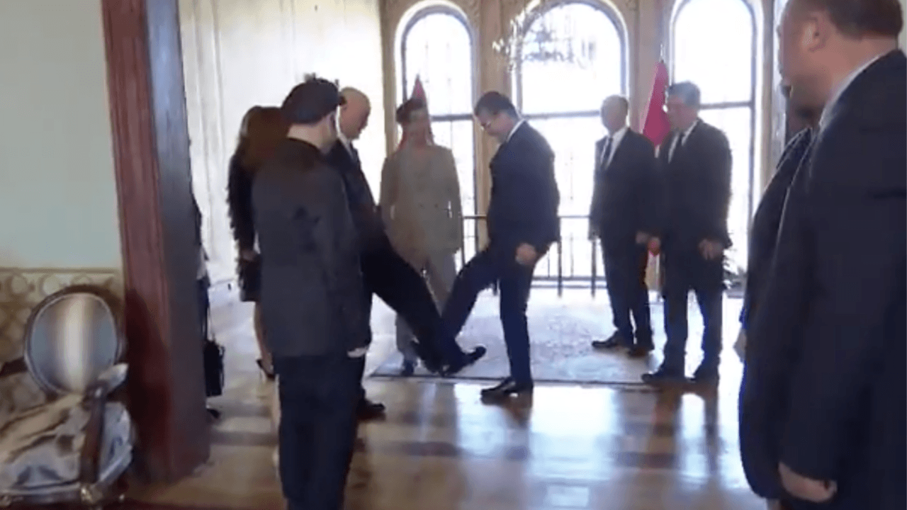 İmamoğlu'ndan ünlü yıldıza ilginç karşılama!