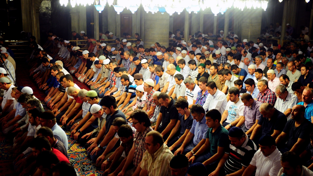 Müslüman Alimler Birliği'nden namaz fetvası!