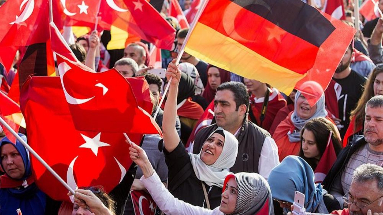 Büyükelçi Ali Kemal Aydın açıkladı: Koronavirüs nedeniyle binlerce kişi yarın Almanya'dan Türkiye'ye getirilecek