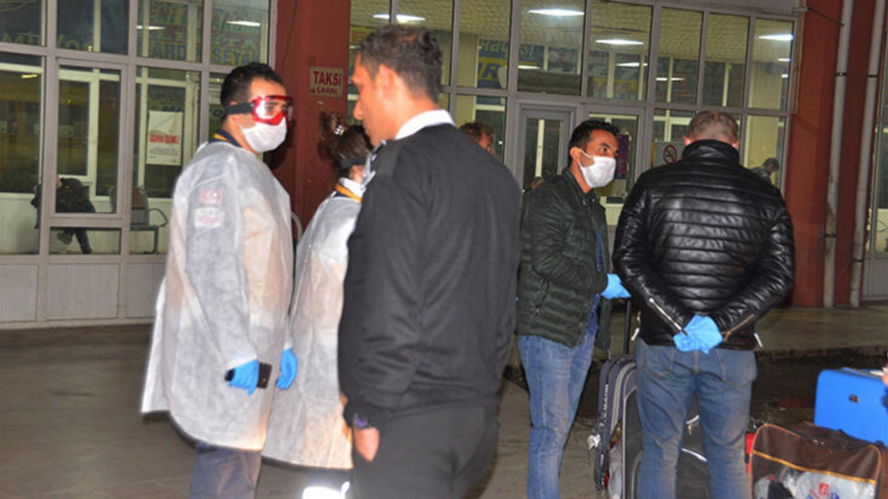 Yer: Adana... Korona şüphesiyle otobüsten indirildiler